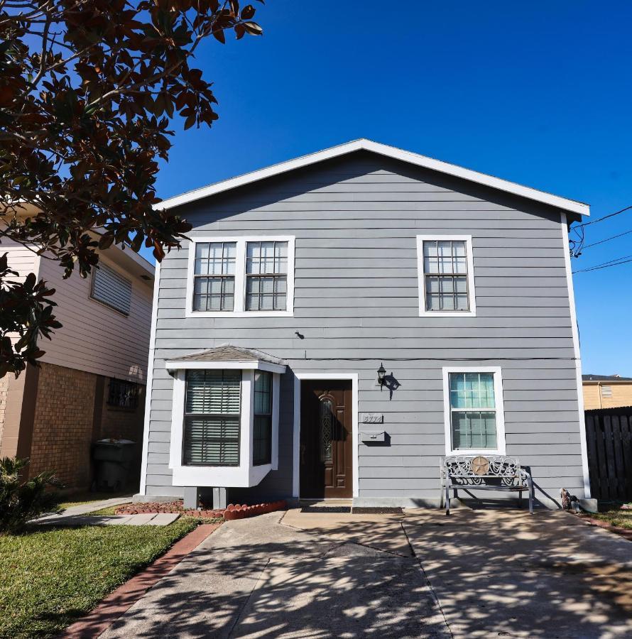 Galveston Getaway - Close To Everything Exterior photo